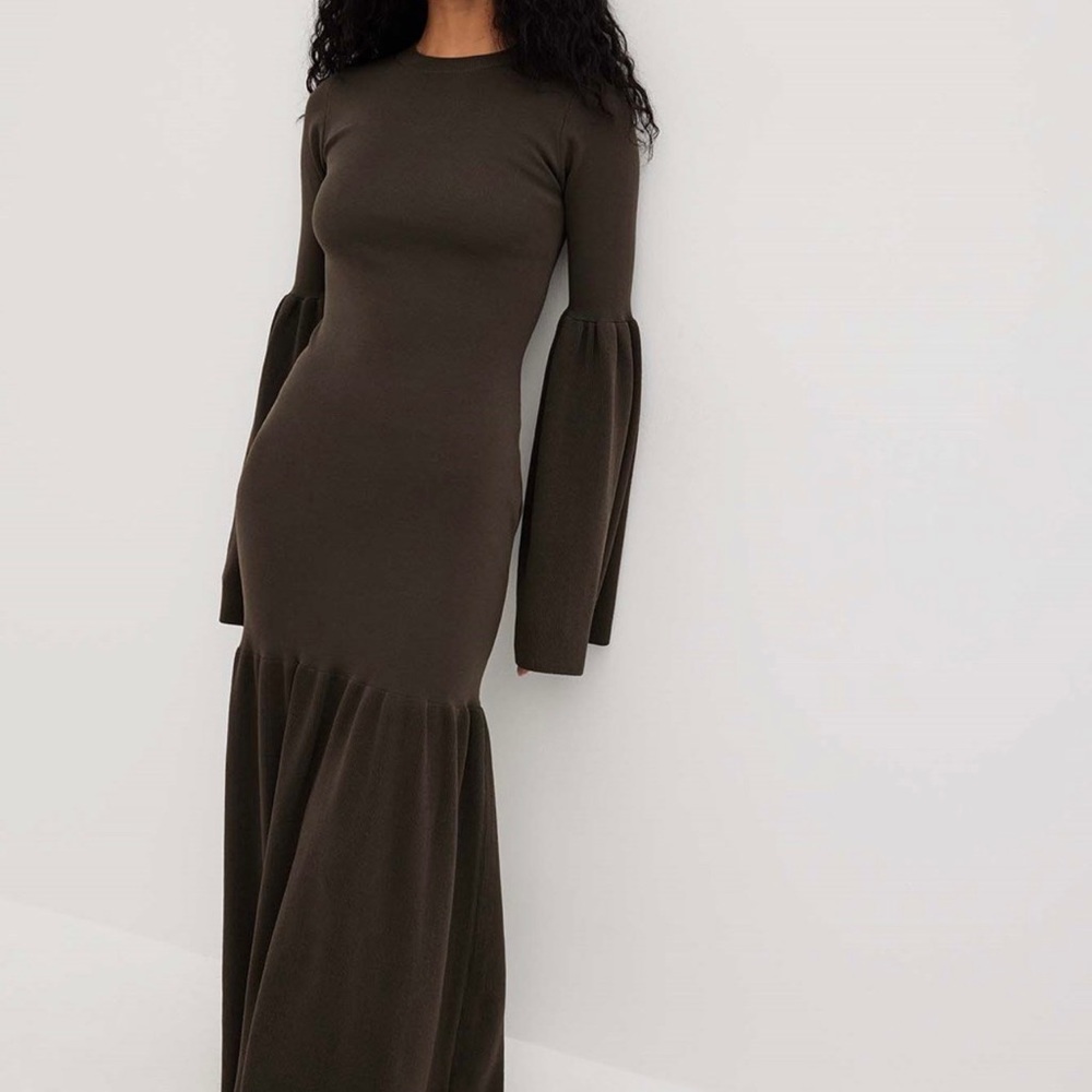 NA-KD Ribbed Flouncy Knitted Dress - Dark Brown